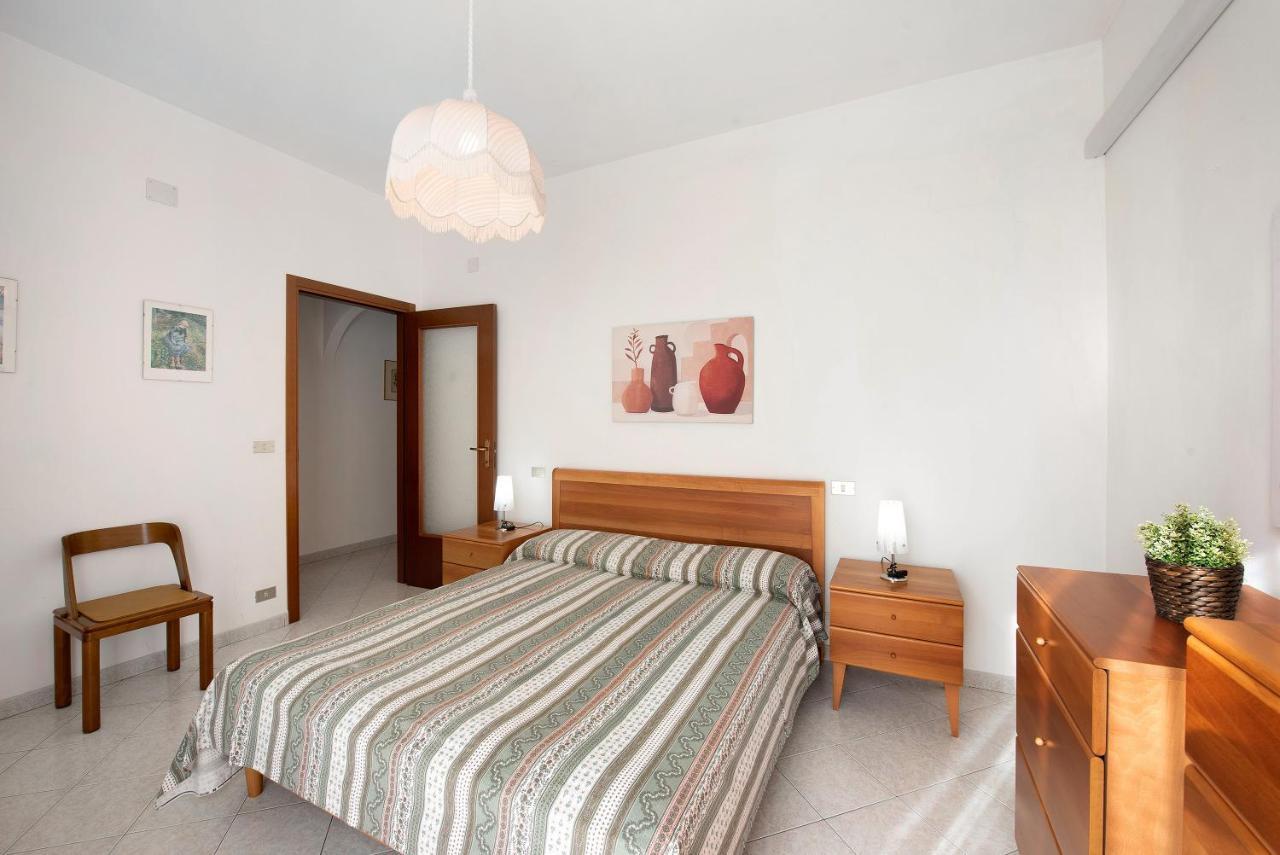 Trilocale Mazzini Con 2 Balconi Apartamento Varazze Exterior foto