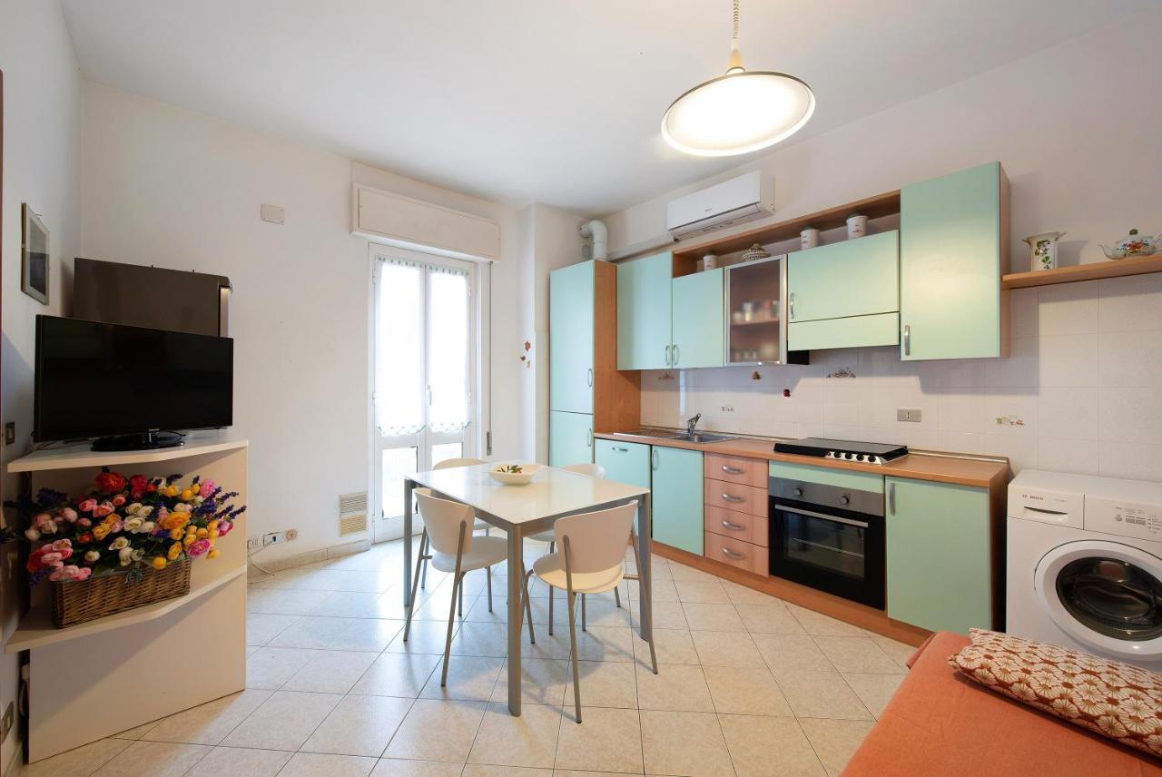 Trilocale Mazzini Con 2 Balconi Apartamento Varazze Exterior foto