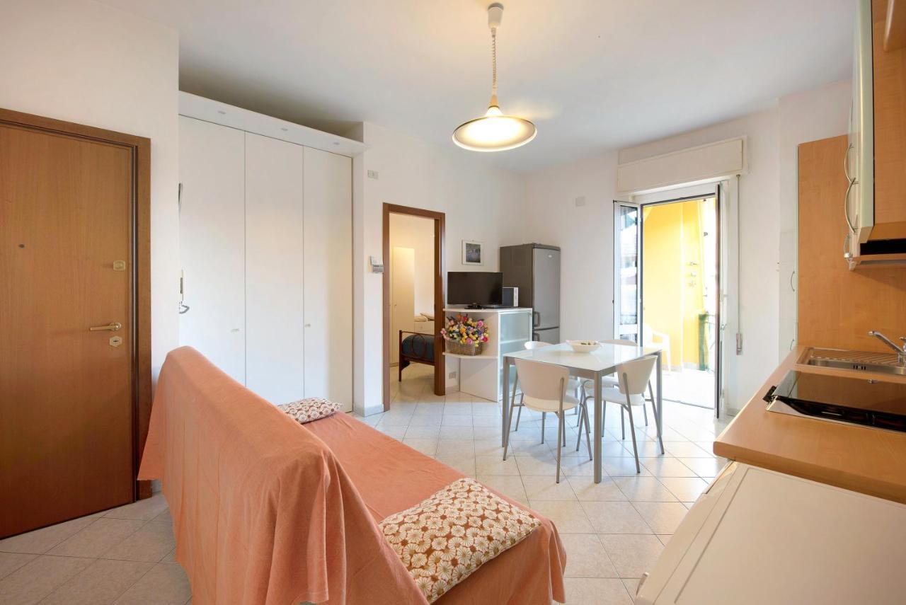 Trilocale Mazzini Con 2 Balconi Apartamento Varazze Exterior foto