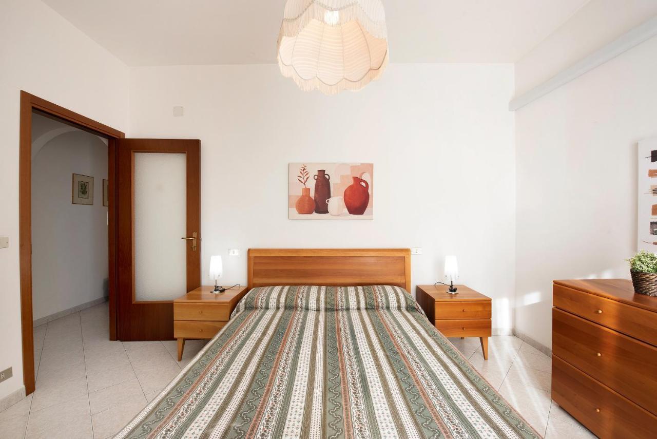 Trilocale Mazzini Con 2 Balconi Apartamento Varazze Exterior foto