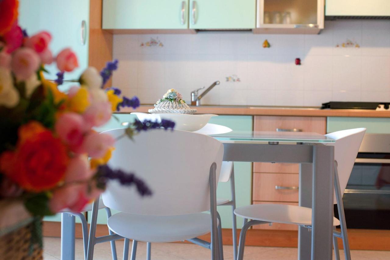 Trilocale Mazzini Con 2 Balconi Apartamento Varazze Exterior foto