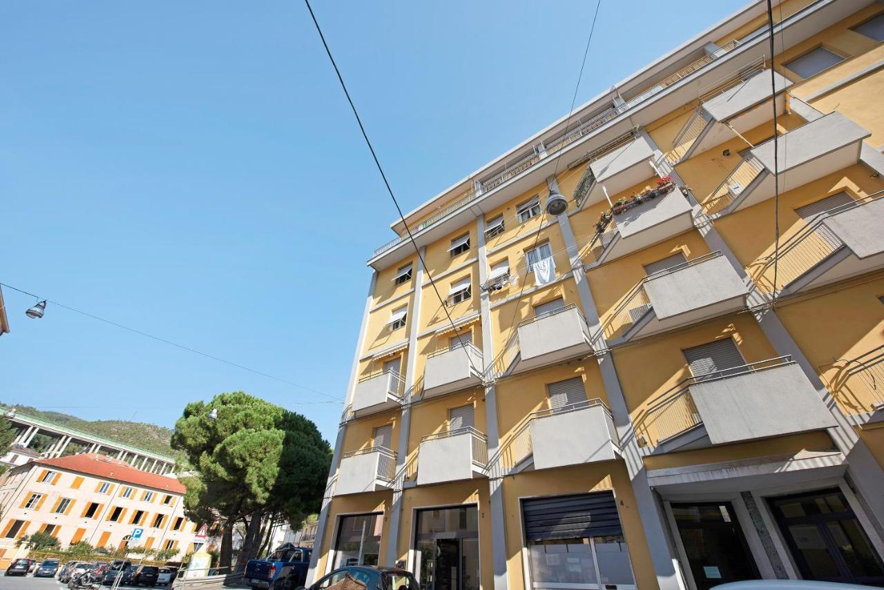 Trilocale Mazzini Con 2 Balconi Apartamento Varazze Exterior foto
